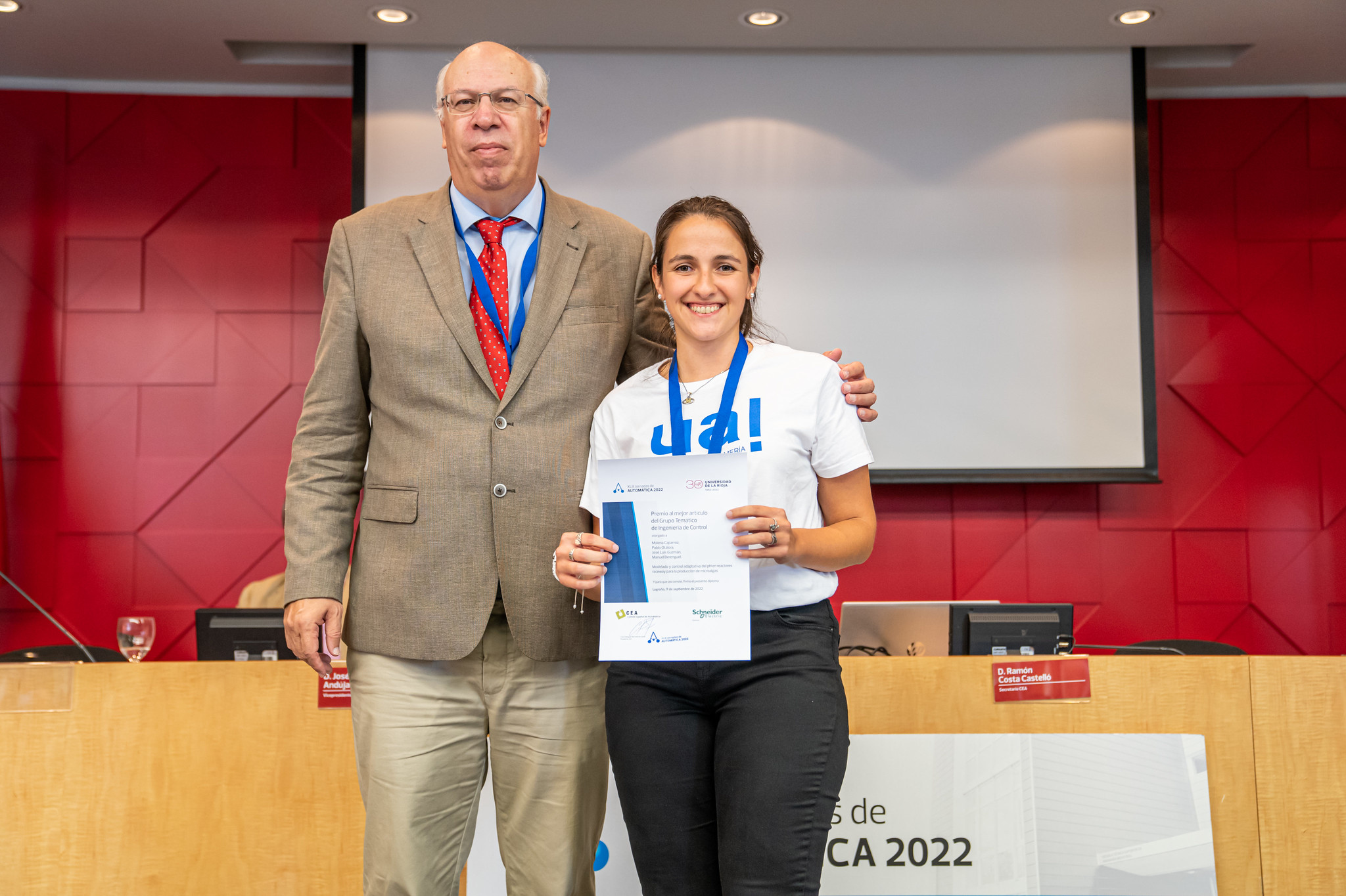 Premio SCHNEIDER ELECTRIC S.L. al mejor trabajo en Ingeniería de Control en las XLIII Jornadas de Automática